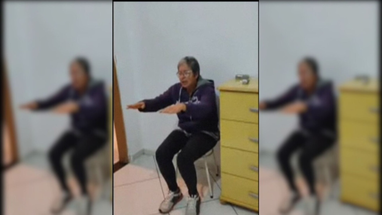 A idosa está presa em Três Lagoas e acompanha o julgamento de forma presencial no Fórum. Foto: Reprodução/Fórum.