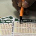 Mega-Sena chega a R$ 100 milhões após novo sorteio sem vencedor