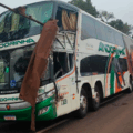 Acidente grave entre ônibus e caminhão na BR-262 próximo ao Buraco das Piranhas