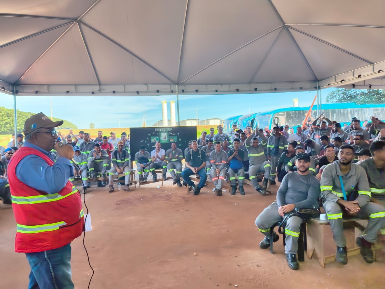 Assembleia definiu fim da paralisação em Inocência. (Foto Sintiespav)
