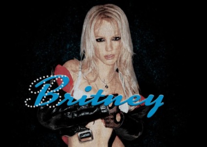 Balenciaga apresenta coleção em parceria inédita com Britney Spears