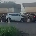 Equipes de resgate atuaram para retirar vítimas presas às ferragens após colisão na BR-163, em Campo Grande