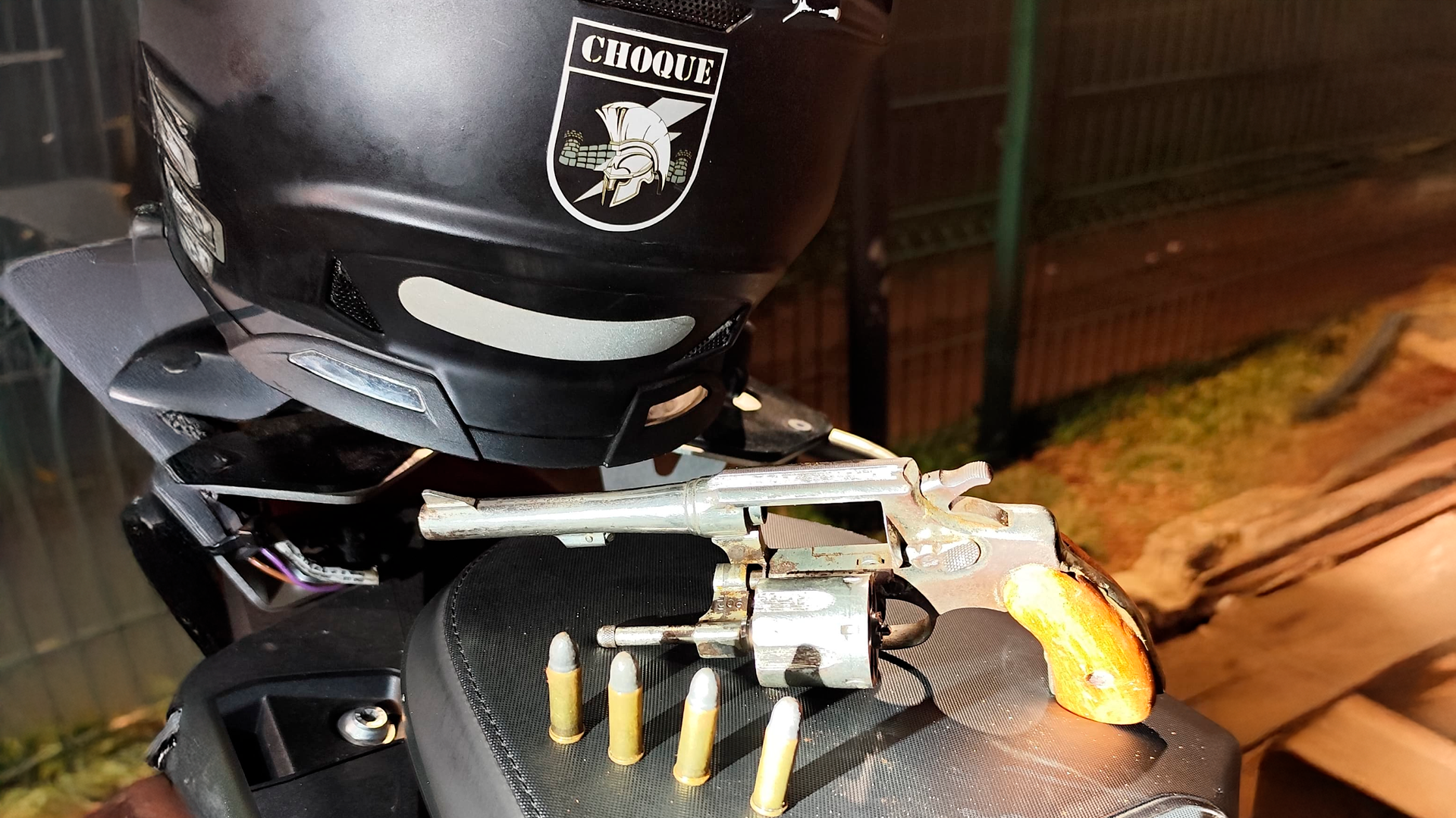 Ação do Batalhão de Choque resulta na prisão de homem armado após ameaças e disparo