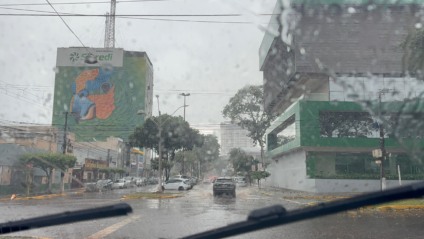 Inmet emitiu um alerta de chuvas intensas para Dourados com grau de severidade classificado como "perigo potencial". (Foto: Emily Geovanna)