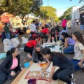 Fiéis das paróquias de Dourados  participam da confecção dos tapetes de Corpus Christi