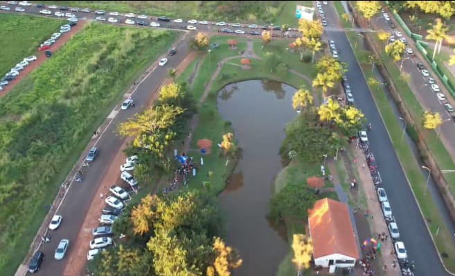 Centenas de pessoas participaram do " Dia do Brincar" em Paranaíba