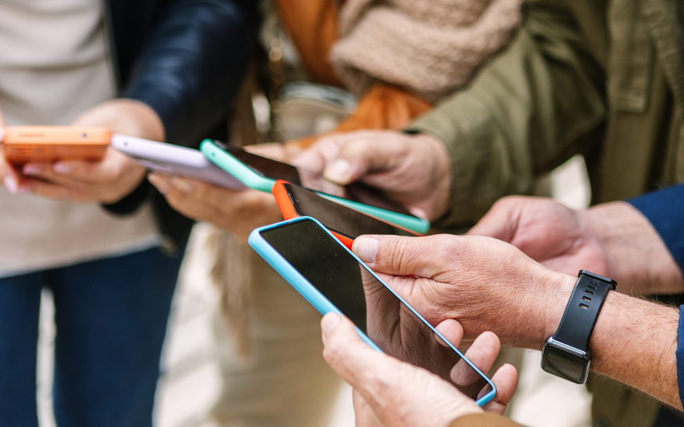Pesquisa revela que país soma 502 milhões de dispositivos como celulares, computadores e tablets - Foto: Reprodução/FGV