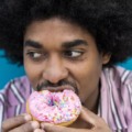 4 hábitos simples para diminuir o consumo de açúcar, segundo Harvard