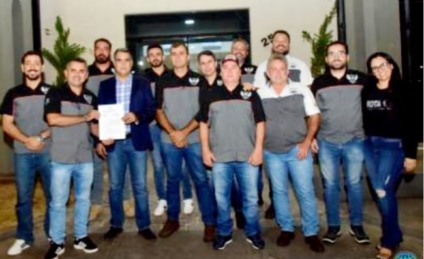 Integrantes do Moto Grupo Rota 158 na sessão da Câmara Municipal (Divulgação)