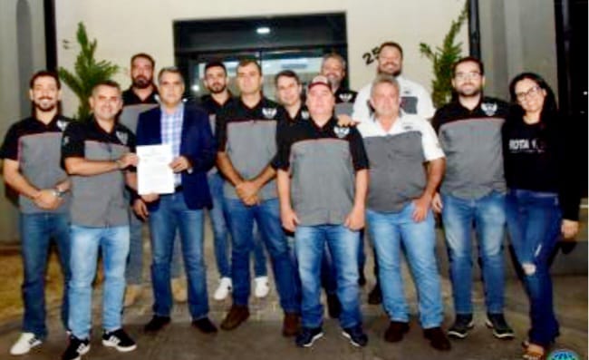 Integrantes do Moto Grupo Rota 158 na sessão da Câmara Municipal (Divulgação)
