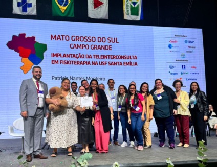 Representantes de um dos projetos apresentados por Campo Grande no momento da premiação - Foto: Divulgação/Prefeitura de CG