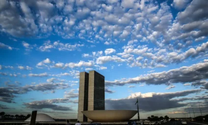 Brasil precisa de um ajuste fiscal de, no mínimo, 3% do PIB para estancar o avanço da dívida pública e garantir espaço para investimentos - Foto: Valter Campanato/Agência Brasil