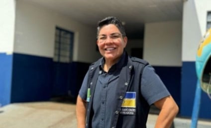 Vereadora Isa Marcondes durante fiscalização em unidade de saúde de Dourados