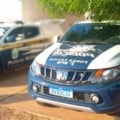 Motorista embriagado invade contramão, colide com ônibus e é amarrado por populares