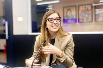 Violência obstétrica e doméstica ainda silenciam mulheres, alerta defensora