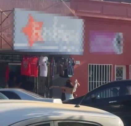 Mulheres invadem loja e batem em comerciante após briga nas redes sociais