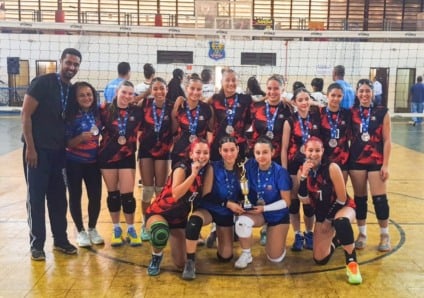 Time feminino sub-17 de Três Lagoas conquista 3º lugar na XIV Copa Pantanal de Voleibol