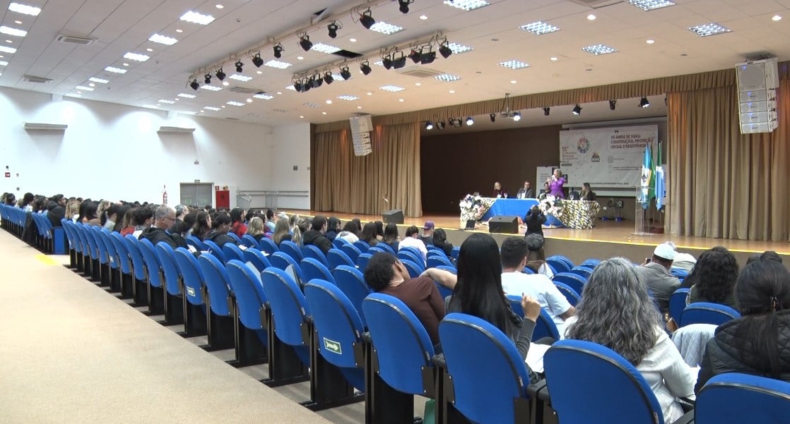 O evento, que segue durante toda a quinta-feira, até às 17h, no Campus II da UFMS, é uma oportunidade para fortalecer o debate sobre a assistência social e garantir que Três Lagoas continue sendo um modelo de excelência na proteção e apoio à sua comunidade. Foto: Reprodução/TVC HD.
