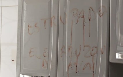 Homem teria escrito frases nas paredes com o sangue da vítima - Foto: Reprodução/ PCMS