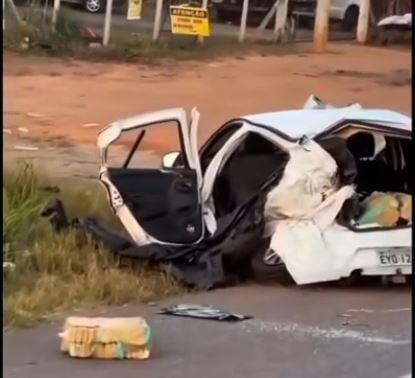 Homem capota carro com 600 kg de maconha na BR-262, em Água Clara