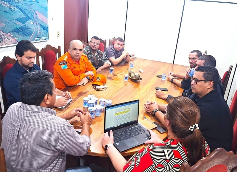 Reunião entre forças de segurança e prefeitura definiu o Conselho Municipal de Segurança Pública (Foto: Daniel Silva/DICOM)