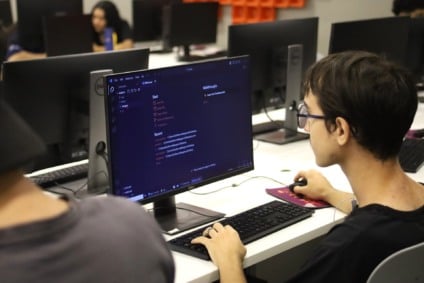 Curso gratuito já emprega parte dos formandos- Foto: Álvaro Rezende/Secom/Arquivo
