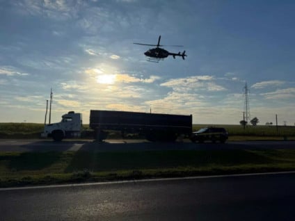 Com apoio de helicóptero, PRF apreende R$ 15 milhões em drogas escondidas em carga de milho