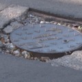 Sanesul esclarece falhas em tampas de PVs e buracos no asfalto de Três Lagoas