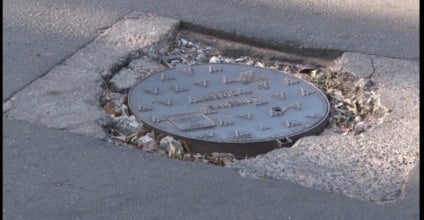 Sanesul esclarece falhas em tampas de PVs e buracos no asfalto de Três Lagoas