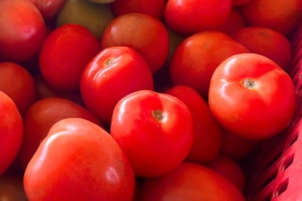 Tomate do tipo longa vida está cotado a R$ 130 a caixa - Foto: Reprodução/ Ceasa-MS