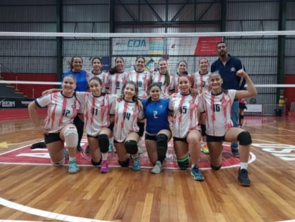 Equipe três-lagoense conquista vice-campeonato de voleibol feminino infantil em Bauru
