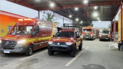 Equipe do RCN Notícias acompanhou a revoada com as viaturas do Corpo de Bombeiros pelas vias urbanas (Foto: Nestor Júnior/Cultura FM)