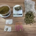 Homem é preso por tráfico de drogas em quitinete no Jardim Columbia