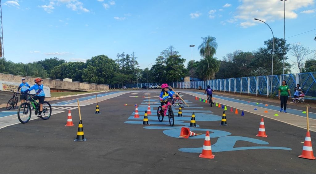 Projeto atende mais de 600 crianças e adolescentes na Esplanada do Morenão - Foto: Lúcia Santos/UFMS