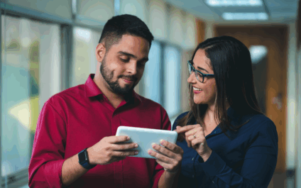 Capacitações online incluem ciência de dados  e aplicações práticas de IA no trabalho e na pesquisa - Foto: Divulgação/FGV
