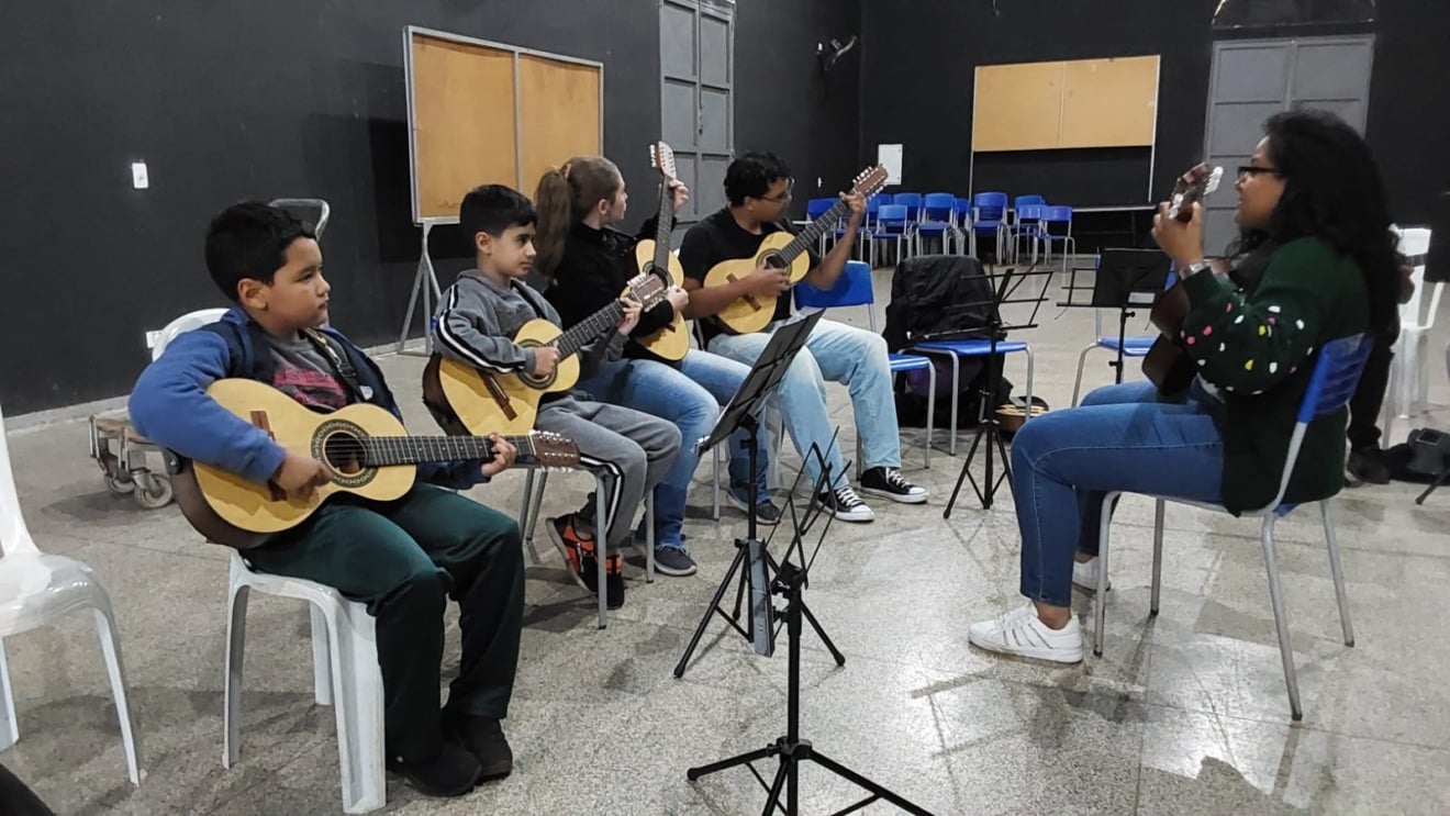 Para se inscrever e participar das oficinas, os interessados devem comparecer presencialmente ao Núcleo Musical de Três Lagoas. Foto: Reprodução/TVC HD.