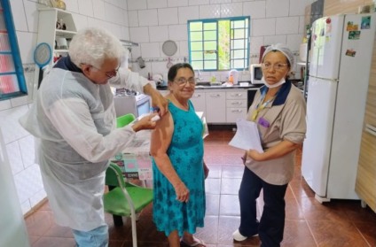 Ação emergencial priorizou idosos, crianças e gestantes- Foto:  Imunização SES