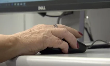 Golpes virtuais causam prejuízo R$ 3 mil a idosos