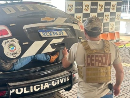 Policiais cumpriram um mandado de prisão em desfavor de A. S. T. (29), condenado pelo crime de tráfico de drogas. (Foto: Divulgação PCMS)