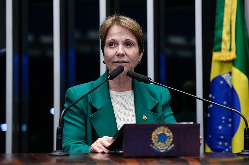 Tereza Cristina critica demora do governo em agir contra tarifaço imposto por Trump