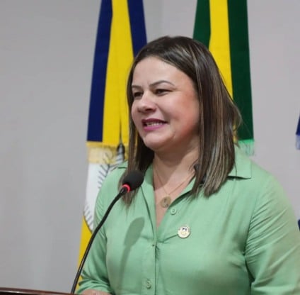 Servidor público protocola denúncia e pede cassação da vereadora Ana Paula na Câmara de Dourados