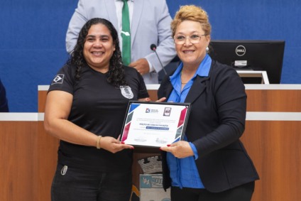 Policial civil é homenageada na Câmara após impedir feminicídio