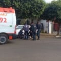 Jovem fica ferida ao saltar de bicicleta elétrica em movimento no Centro de Três Lagoas