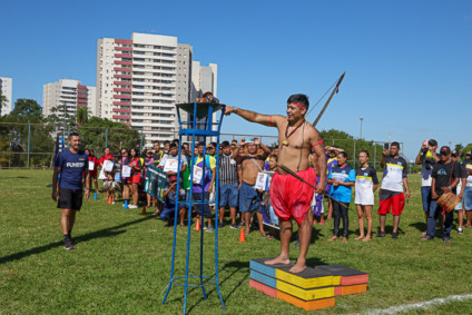 Evento reúne modalidades como arco e flecha, cabo de guerra e futebol - Foto: Divulgação/Funesp