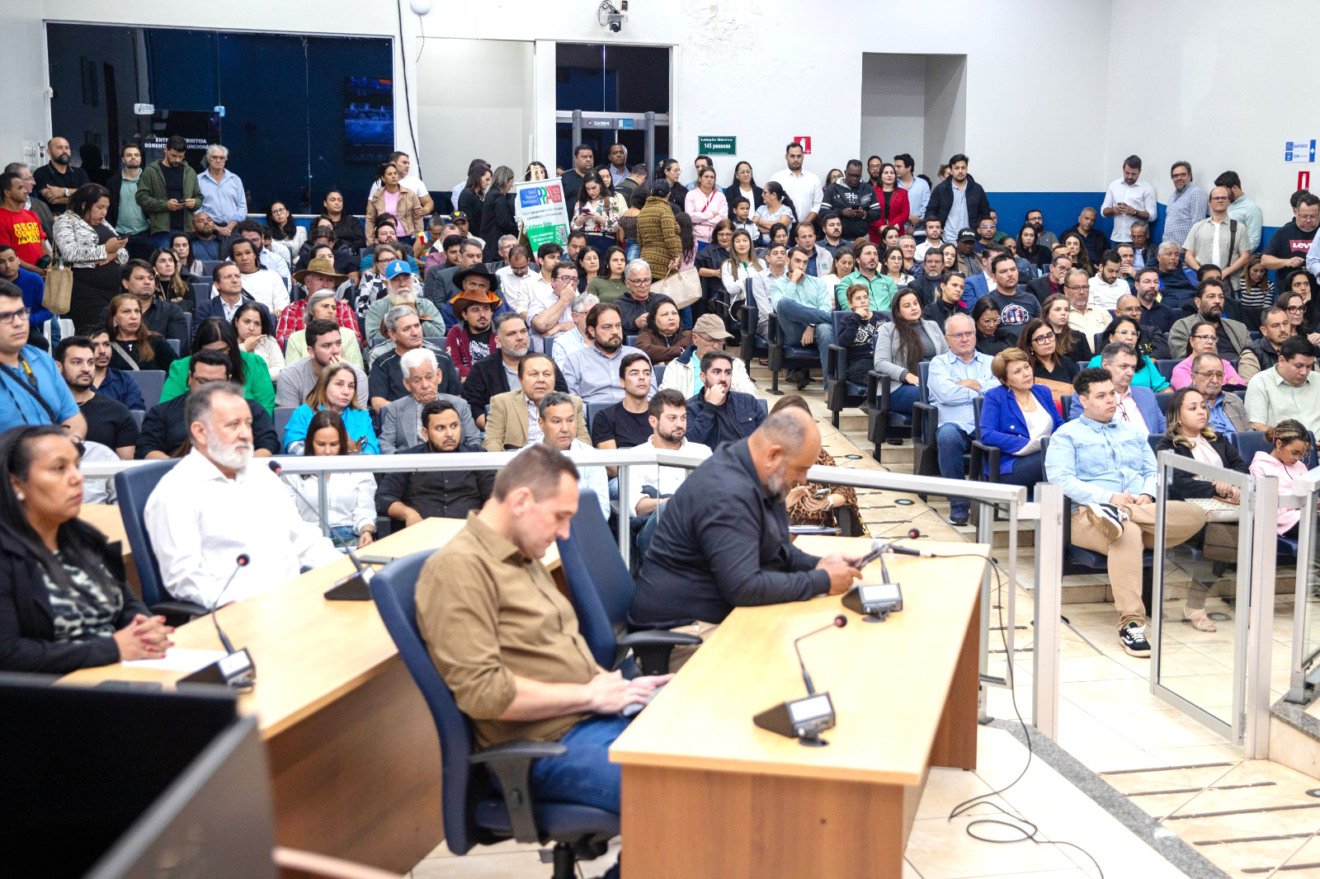 Representantes da sociedade civil organizada, técnicos, empresários e moradores apresentaram sugestões e críticas ao projeto inicial elaborado pela Prefeitura, durante a audiência pública.