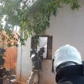 Incêndio destrói casa no bairro Vila Piloto em Três Lagoas e moradora é suspeita de ato criminoso