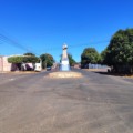 Totem que simbolizava "Transparência e Trabalho" deu lugar a uma imagem de Santo Antônio - Foto: Leonardo Guimarães