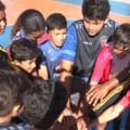 Projeto treina futsal com meninos no bairro Nova Americana
