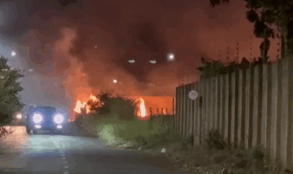 Bombeiros levaram mais de três horas para conter o fogo / Foto: Reprodução