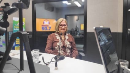 Lirce Cânepa, no estúdio da rádio Massa Campo Grande (Foto: Rodrigo Moreira/ Massa CG)